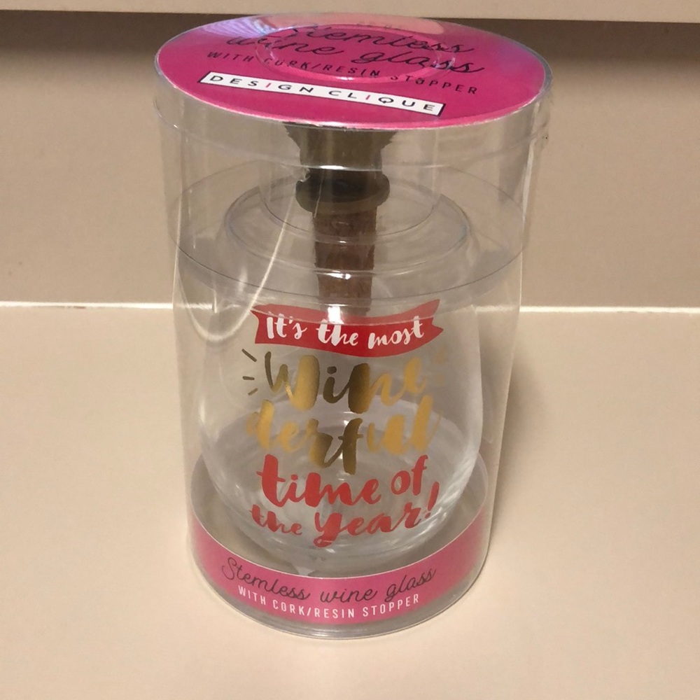 NWT in Package Large Wine Glass with Wine Stopper
